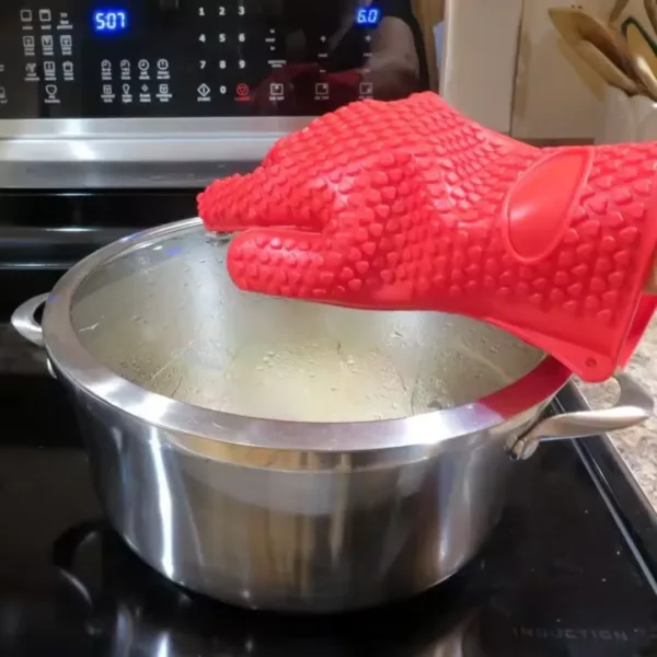 Gant barbecue anti chaleur silicone texturé – Image 4