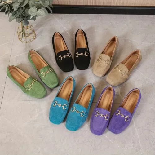 Mocassin femme bout carré détail métal