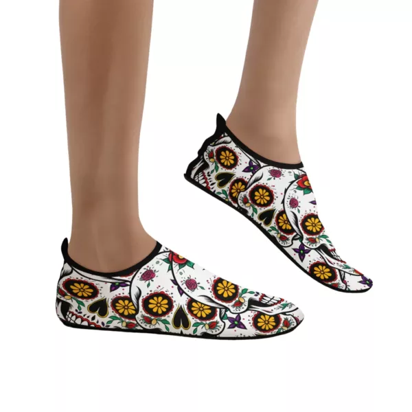 Chaussons barefoot motifs calaveras plage – Image 8