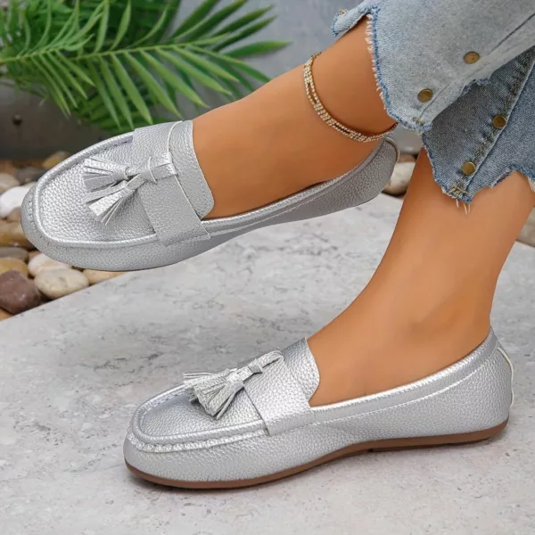 Mocassin femme métallisé pampilles élégantes – Image 4