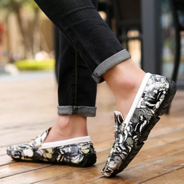 Mocassin homme imprimé papillons audacieux – Image 9