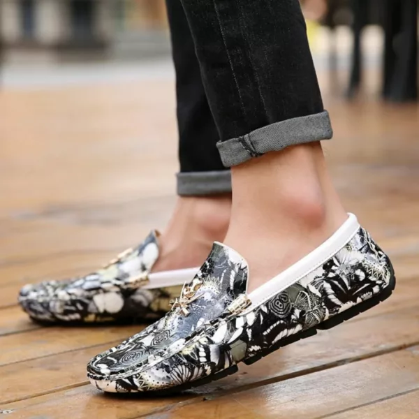 Mocassin homme imprimé papillons audacieux – Image 10