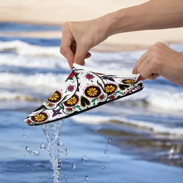 Chaussons barefoot motifs calaveras plage – Image 5