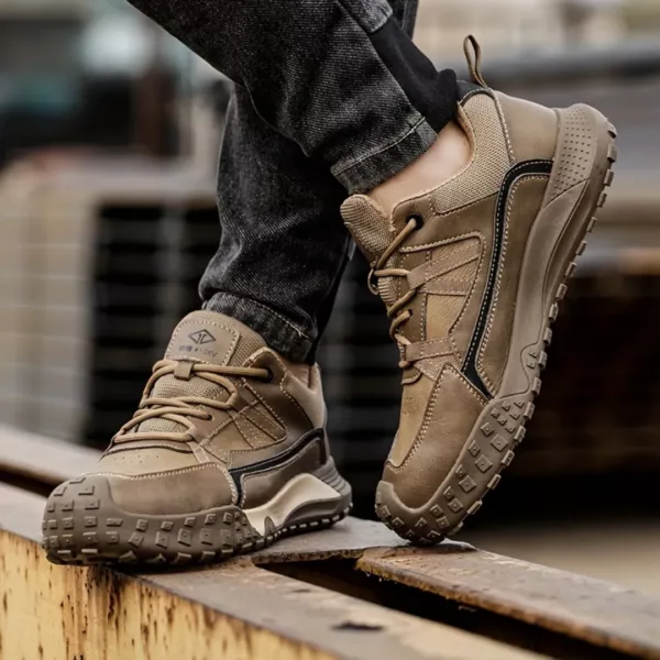 Chaussures de sécurité style randonnée