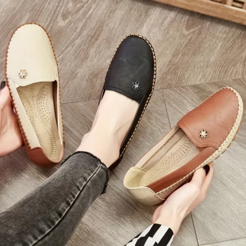 Mocassin femme bicolore fleur discrète