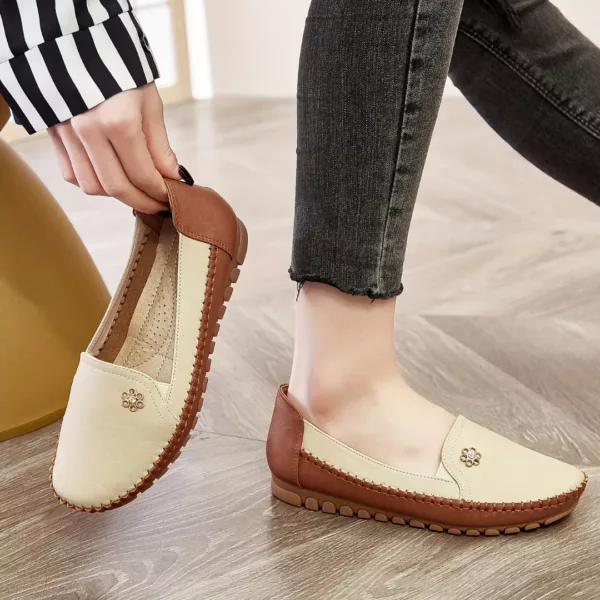 Mocassin femme bicolore fleur discrète – Image 3