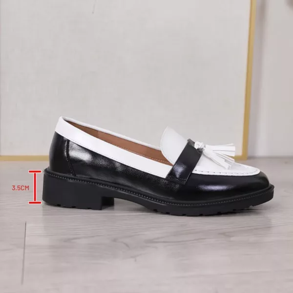 Mocassin femme bicolore pampilles élégantes – Image 3