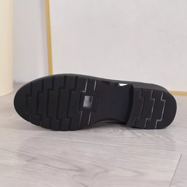 Mocassin femme bicolore pampilles élégantes – Image 4