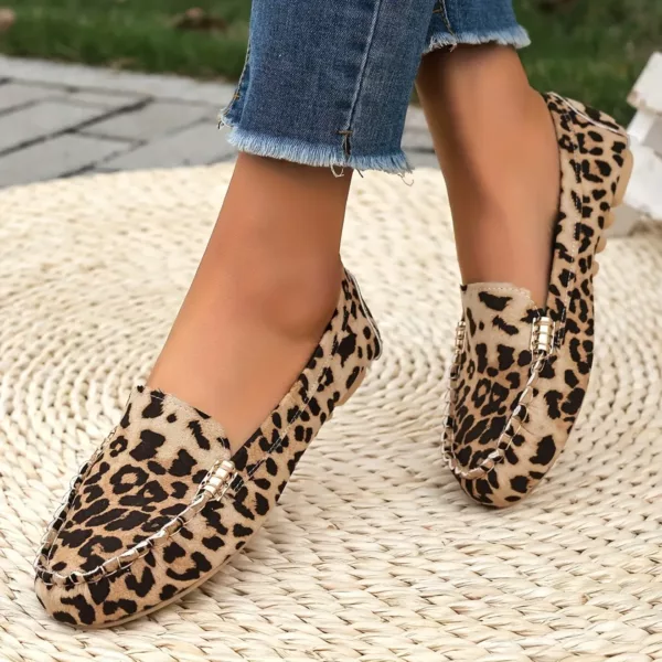 Mocassin femme imprimé léopard couture métal – Image 3