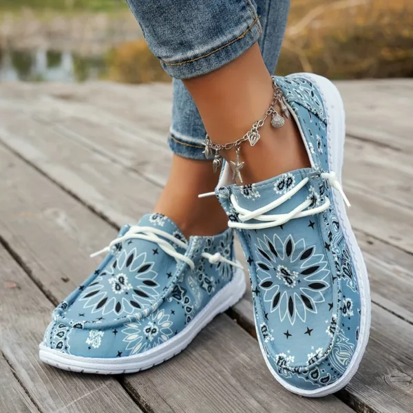 Mocassin femme perforé motif bandana – Image 3