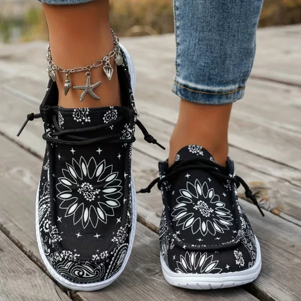 Mocassin femme perforé motif bandana – Image 10