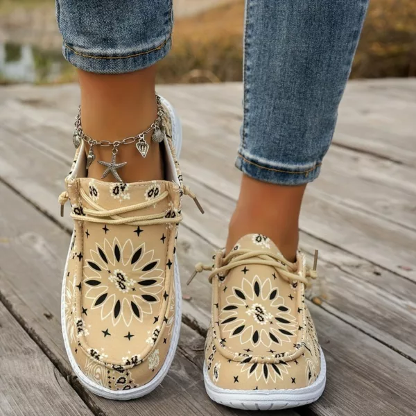 Mocassin femme perforé motif bandana – Image 7