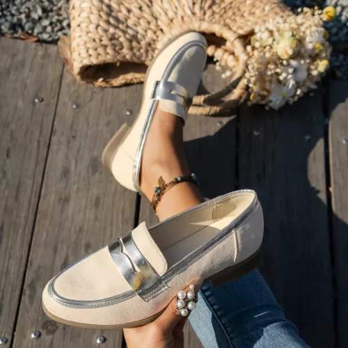 Mocassin femme talon plat effet brillant