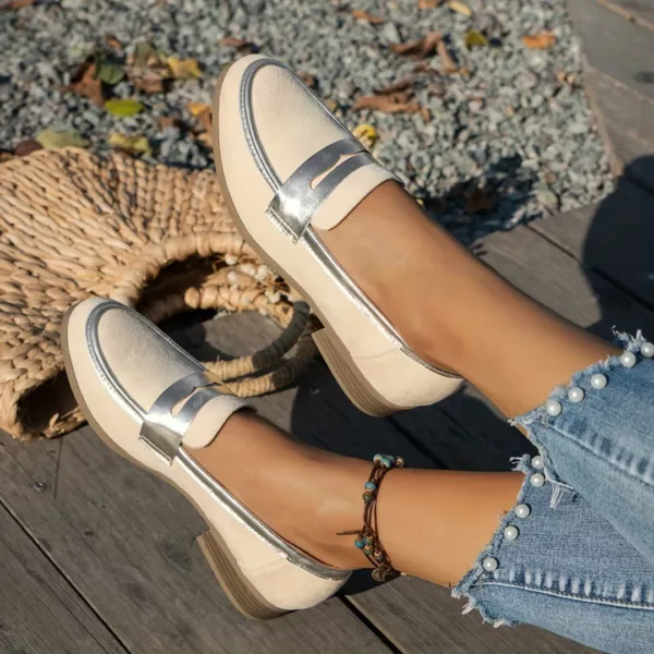 Mocassin femme talon plat effet brillant – Image 2