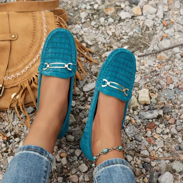 Mocassin femme texture croco détail doré – Image 7