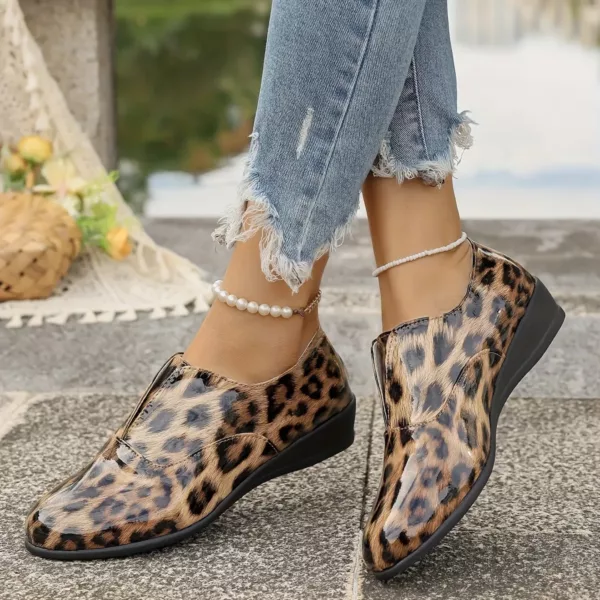 Mocassin femme verni imprimé léopard – Image 2