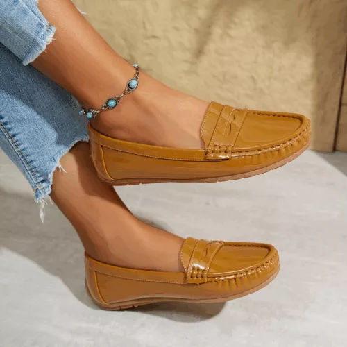 Mocassin femme verni style élégant