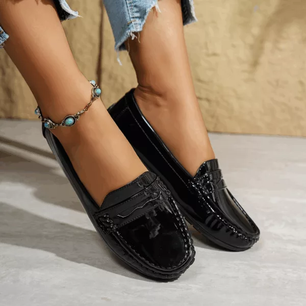 Mocassin femme verni style élégant – Image 2