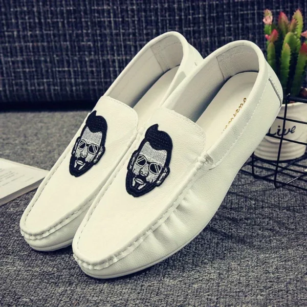 Mocassins blancs homme avec broderie stylée – Élégance décontractée pour un look chic et moderne – Image 4