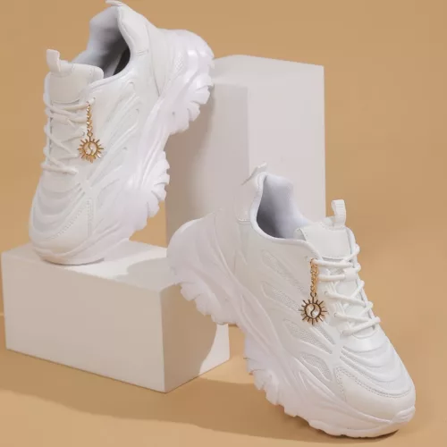 Chaussure Buffalo plateforme détail soleil