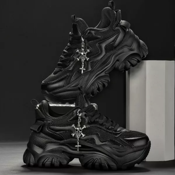 Chaussure Buffalo plateforme pendentif tête mort – Image 4