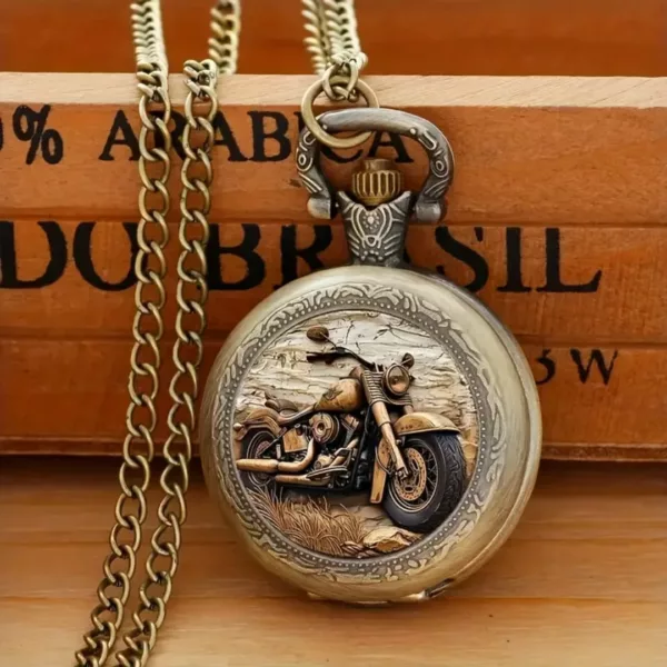 Montre à gousset biker rétro gravée – Cadeau vintage unique pour motard passionné – Style authentique et intemporel – Image 4