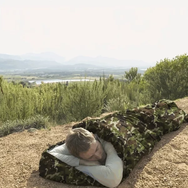 Sac de couchage trekking camouflage – Chaud, léger et compact pour bivouac nature extrême – Image 4