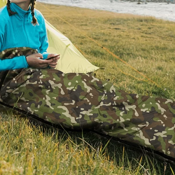 Sac de couchage trekking camouflage – Chaud, léger et compact pour bivouac nature extrême – Image 5