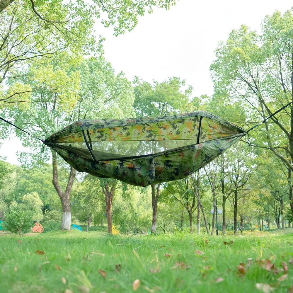 Hamac de camping suspendu avec moustiquaire et toile pare-soleil intégrée