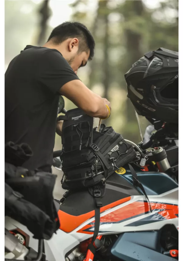 Sac de moto étanche multifonction avec système MOLLE et housse de pluie intégrée